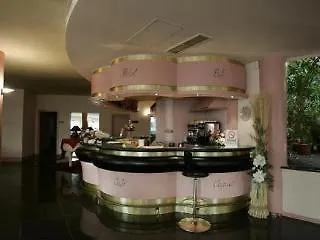 فندق Bifi 4*